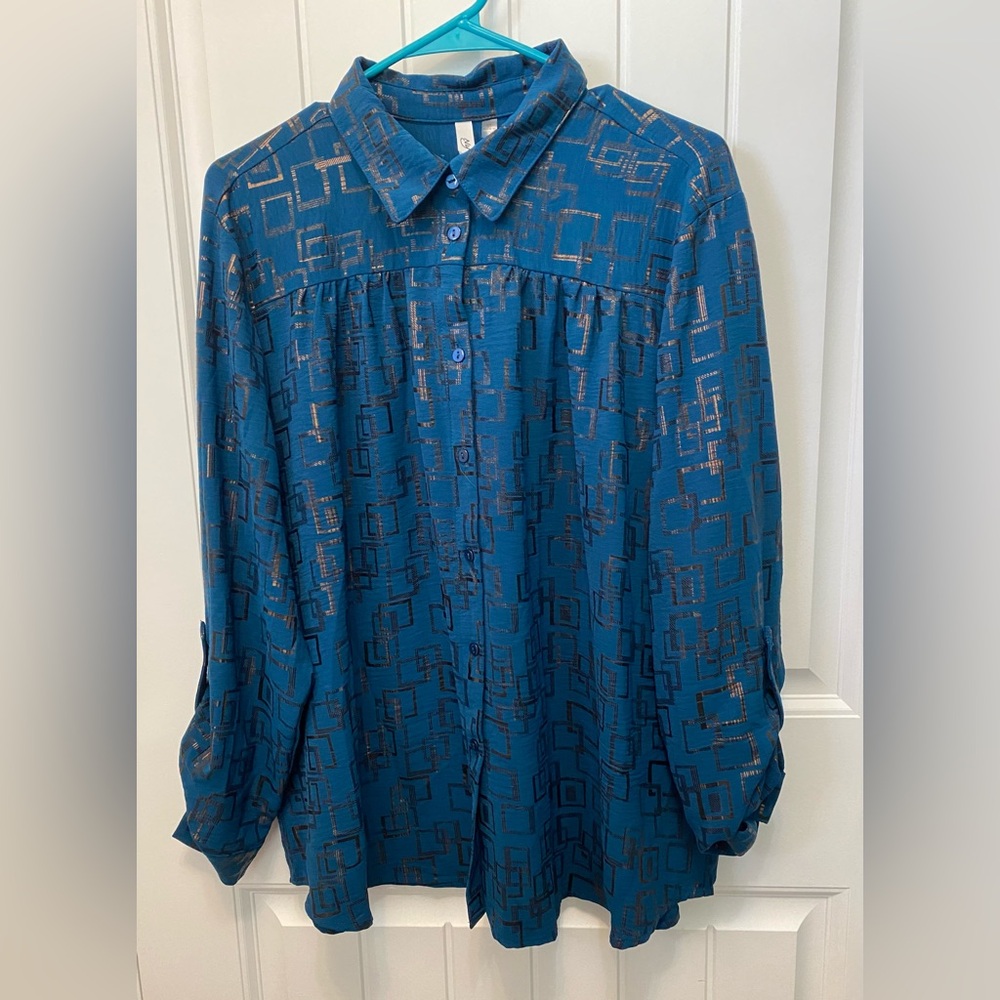 NY Collection Teal/gold pattern button up blouse. Size 2X. Roll tab sleeves.